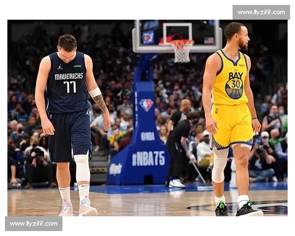 勇士对决独行侠西部豪强正面对抗悬念拉满的关键之战赛季走向焦点